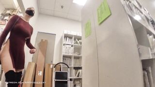 1640501709  AMWednesday in a shop