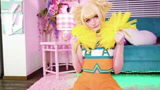 Tweetney – Toga plays with froppy's long tongue