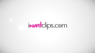 lady fyre - cuckolds view from below