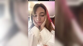 Alina1shi downblouse tease