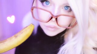 Amy B - Banana Deepthroat BJ