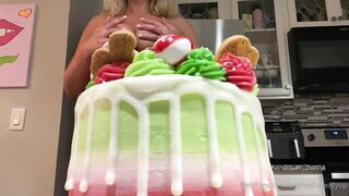 Sophie Hall Big Ass Ruining a Beautiful Cake