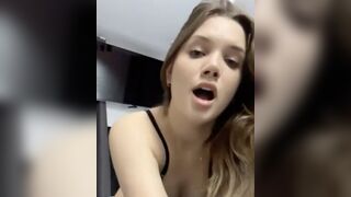 Wbery (badte4cher) mastrubating and showing body