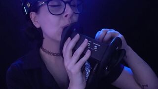 EmilyUwo Cop Licking