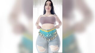 Ameliasocurvy