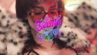 geisha bg 2