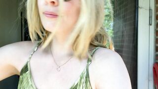 Missjennip - Outdoor Pissing While Neighbours Are Out