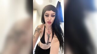 vixckii flashing live on twitch