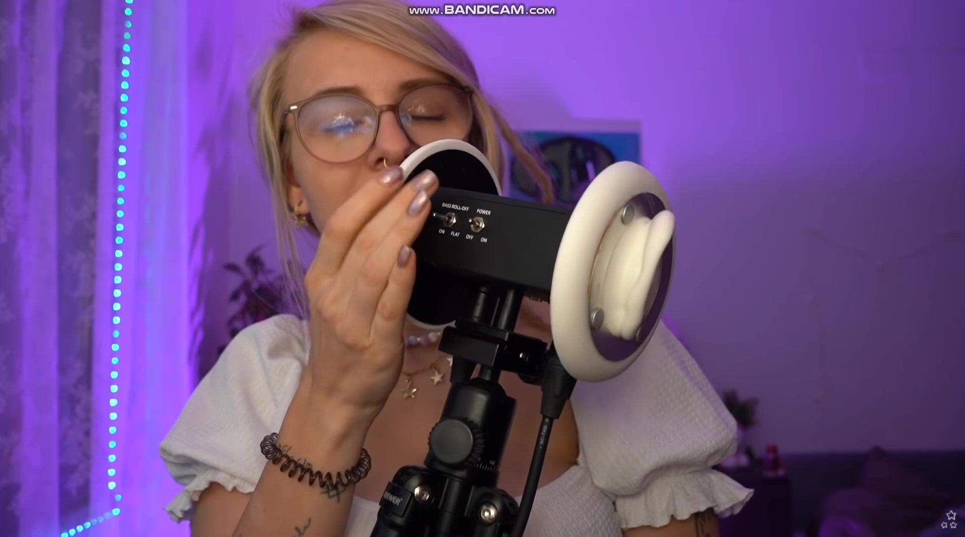 SophStardust Ear massage and licking