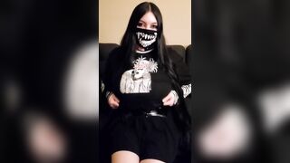 Esskayuwu boob droping2