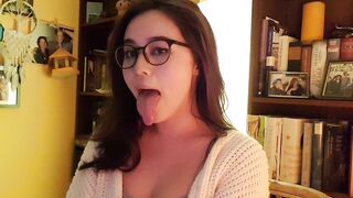 Twitch streamer Vylerria / JadeyAnh Tongue