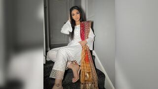 Pakistani UK girl Maybvlogs give BF blowjob