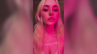 Morana Battory show tits and ass